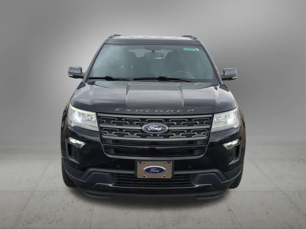 Used 2018 Ford Explorer XLT w/ Equipment Group 202A AWD/4WD image 9