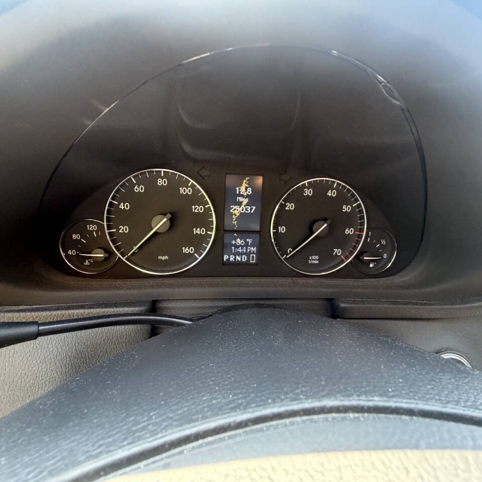 Used 2005 Mercedes-Benz C 320 4MATIC Sedan image 5