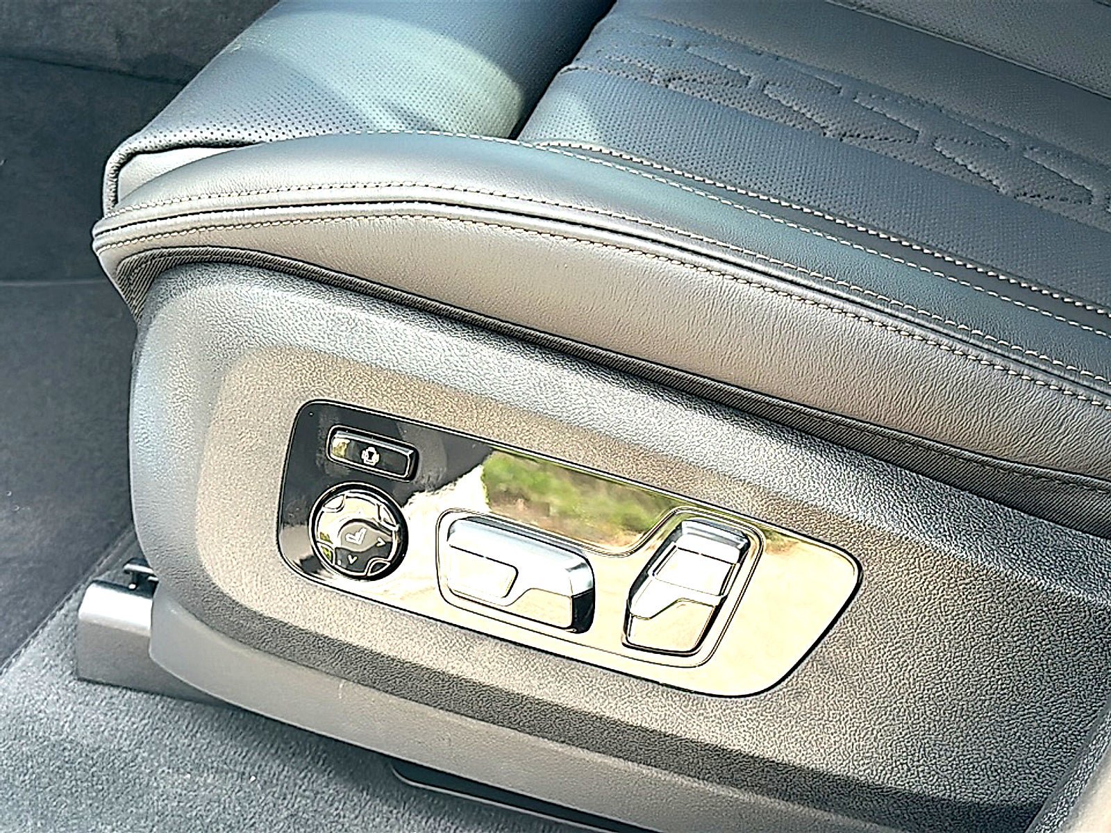 New 2027 BMW X7 M60i AWD/4WD image 12