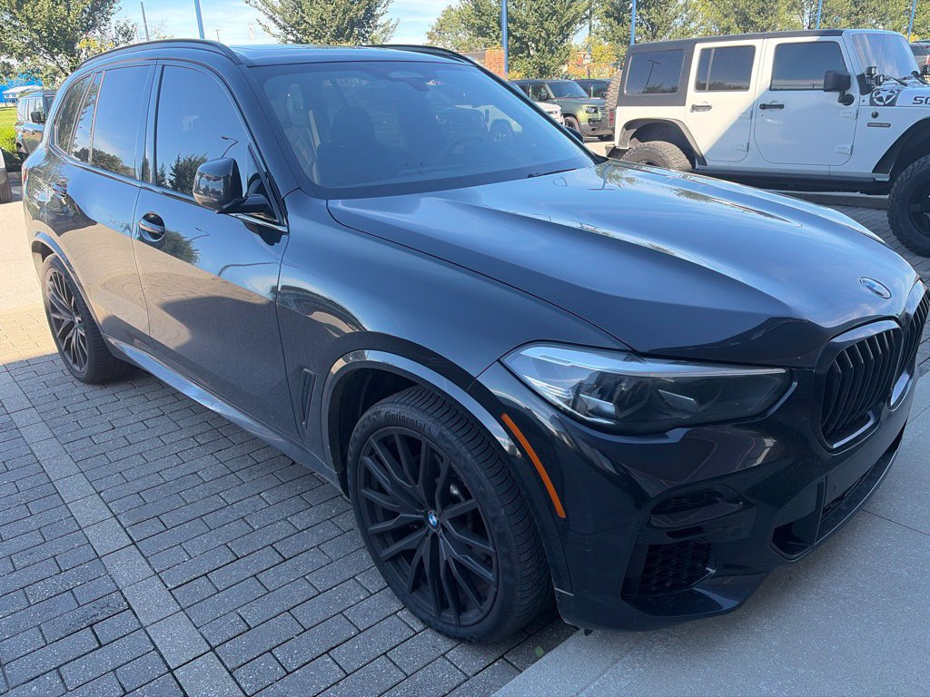 Used 2023 BMW X5 xDrive40i w/ M Sport Package AWD/4WD image 3