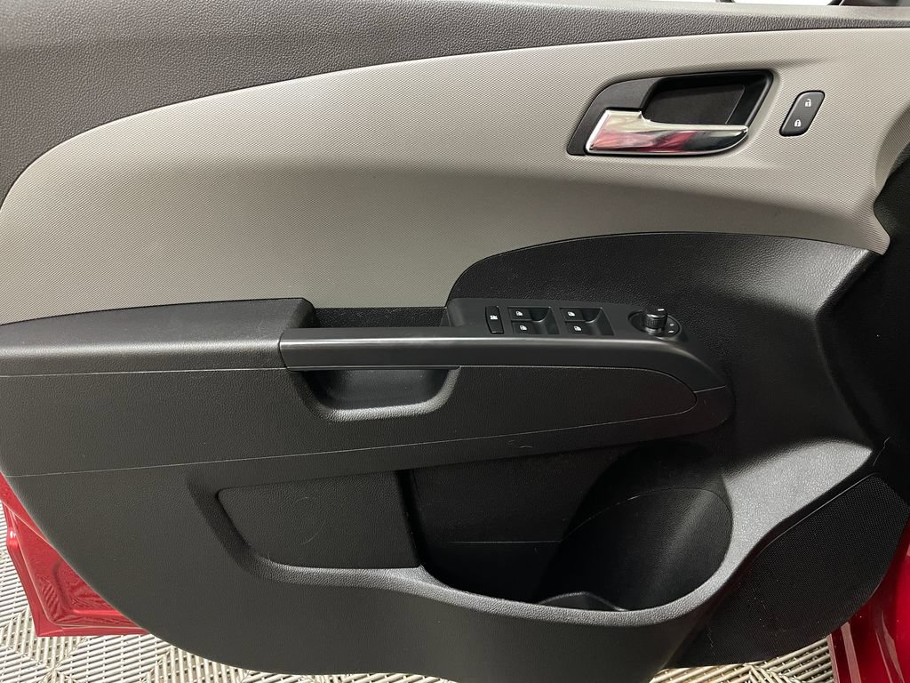 Used 2016 Chevrolet Sonic LT FWD image 17