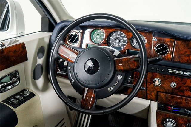 Used 2016 Rolls-Royce Phantom Sedan image 55