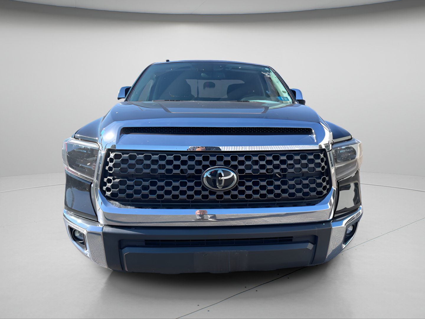 Used 2019 Toyota Tundra SR5 w/ TRD Off Road Package AWD/4WD image 3