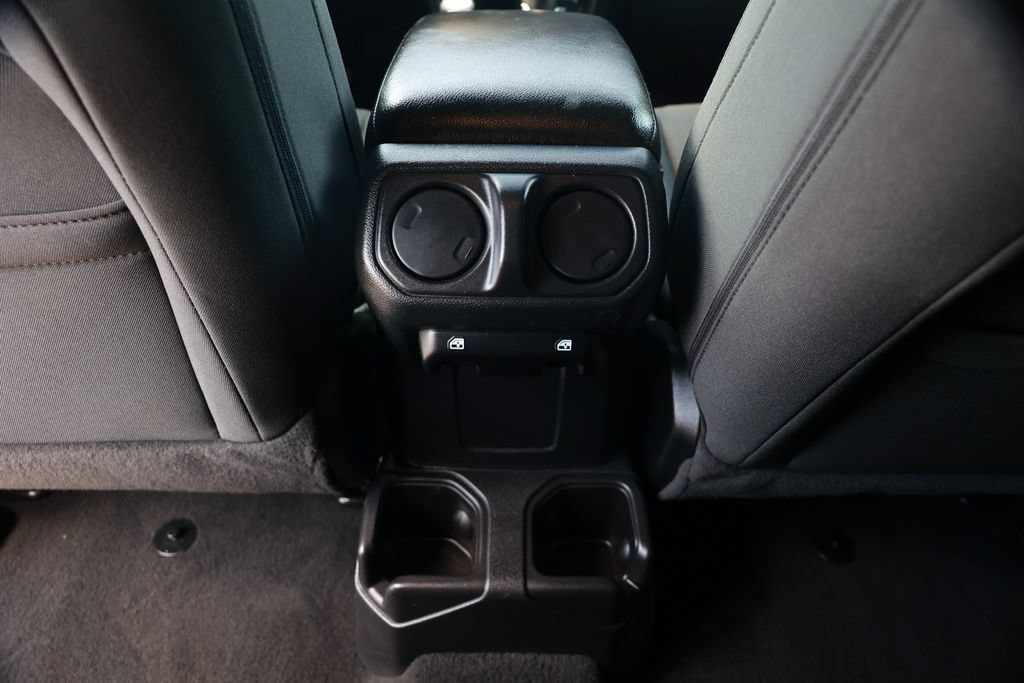 Used 2023 Jeep Wrangler Unlimited Sport AWD/4WD image 31