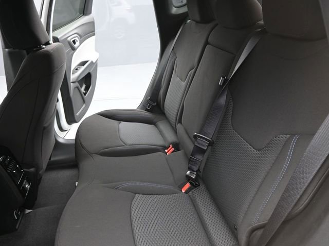 Used 2025 Jeep Compass Sport w/ Mopar Graphics Package image 20