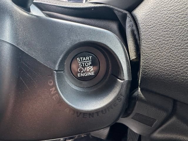 Used 2016 Jeep Renegade Limited AWD/4WD image 18