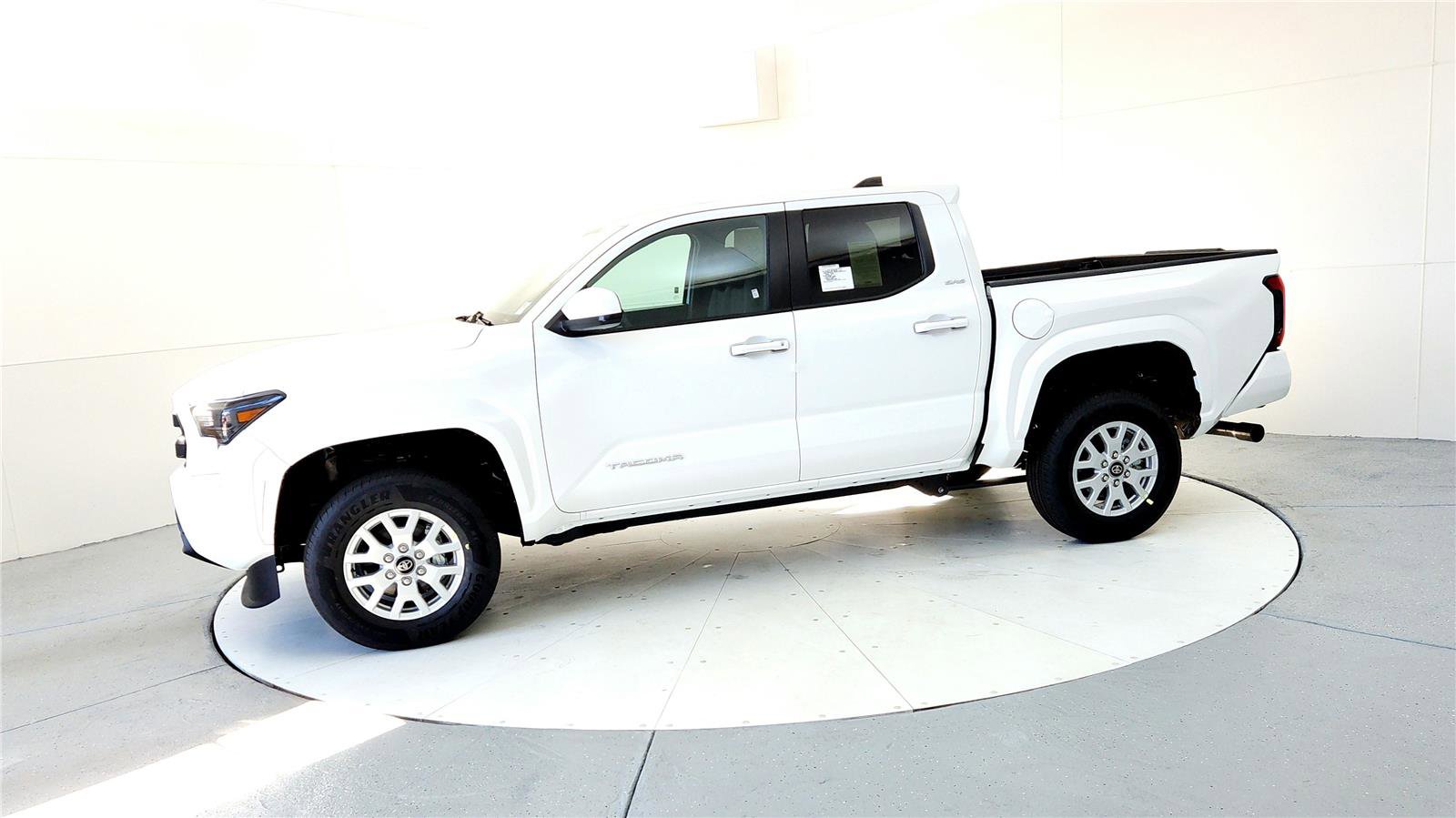 New 2025 Toyota Tacoma SR5 image 3