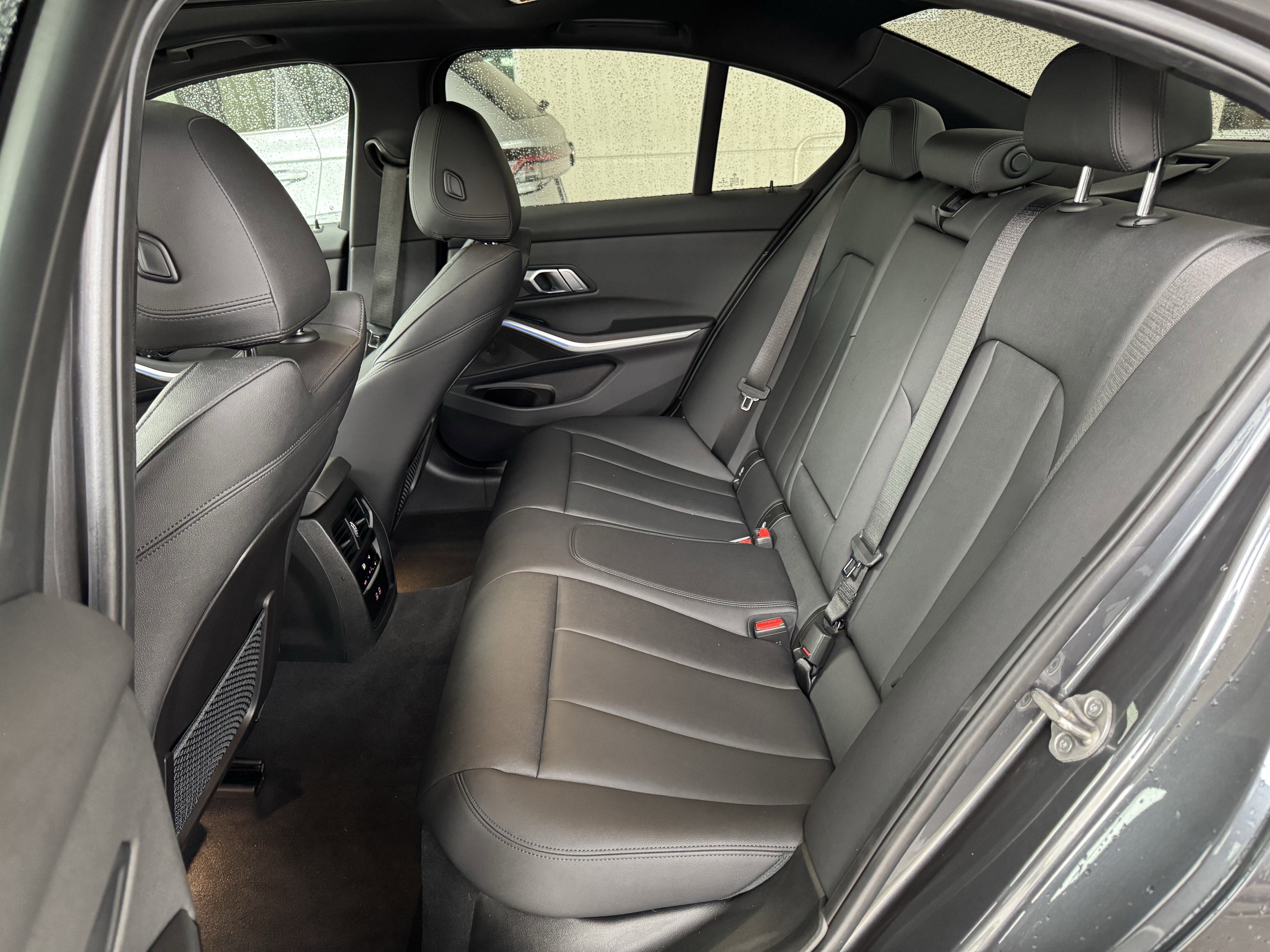 Used 2021 BMW 330e w/ M Sport Package image 32