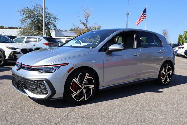 New 2026 Volkswagen GTI SE image 3