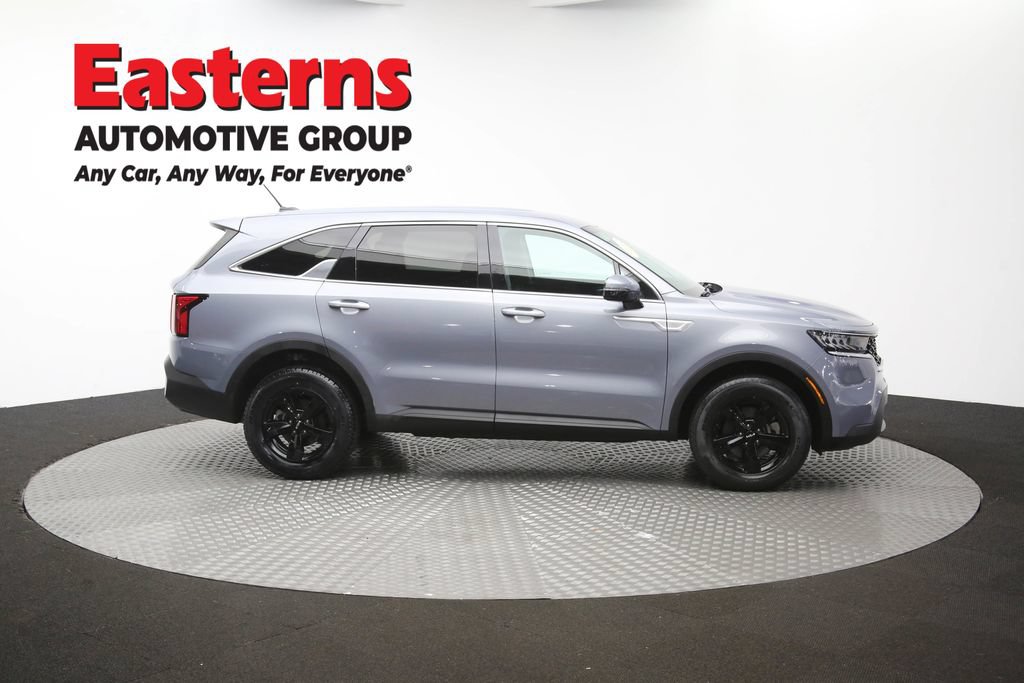 Used 2023 Kia Sorento LX AWD/4WD image 44