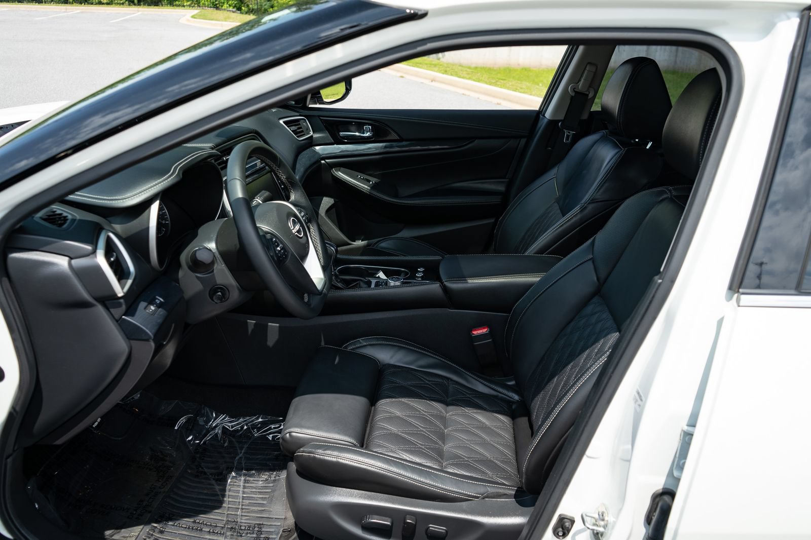 Used 2023 Nissan Maxima Platinum w/ Sport Mat Group FWD image 14