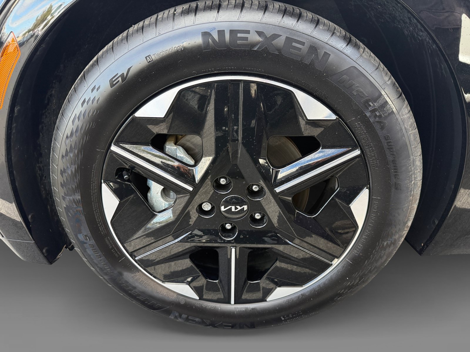 Used 2025 Kia EV6 Wind RWD image 9
