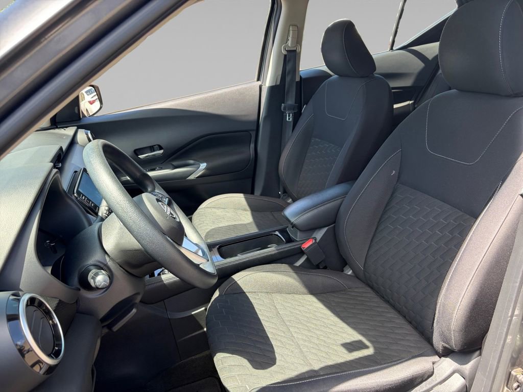 Used 2022 Nissan Kicks SV FWD image 10