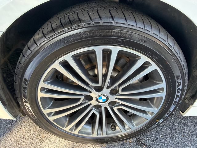 Used 2018 BMW 530i RWD image 11