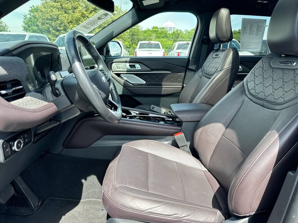 Used 2025 Ford Explorer Platinum w/ LUX Leather Package AWD/4WD image 13