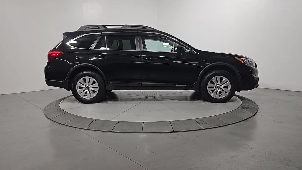 Used 2017 Subaru Outback 2.5i Premium AWD/4WD image 7