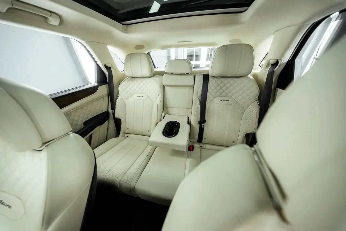 Used 2023 Bentley Bentayga AWD/4WD image 26