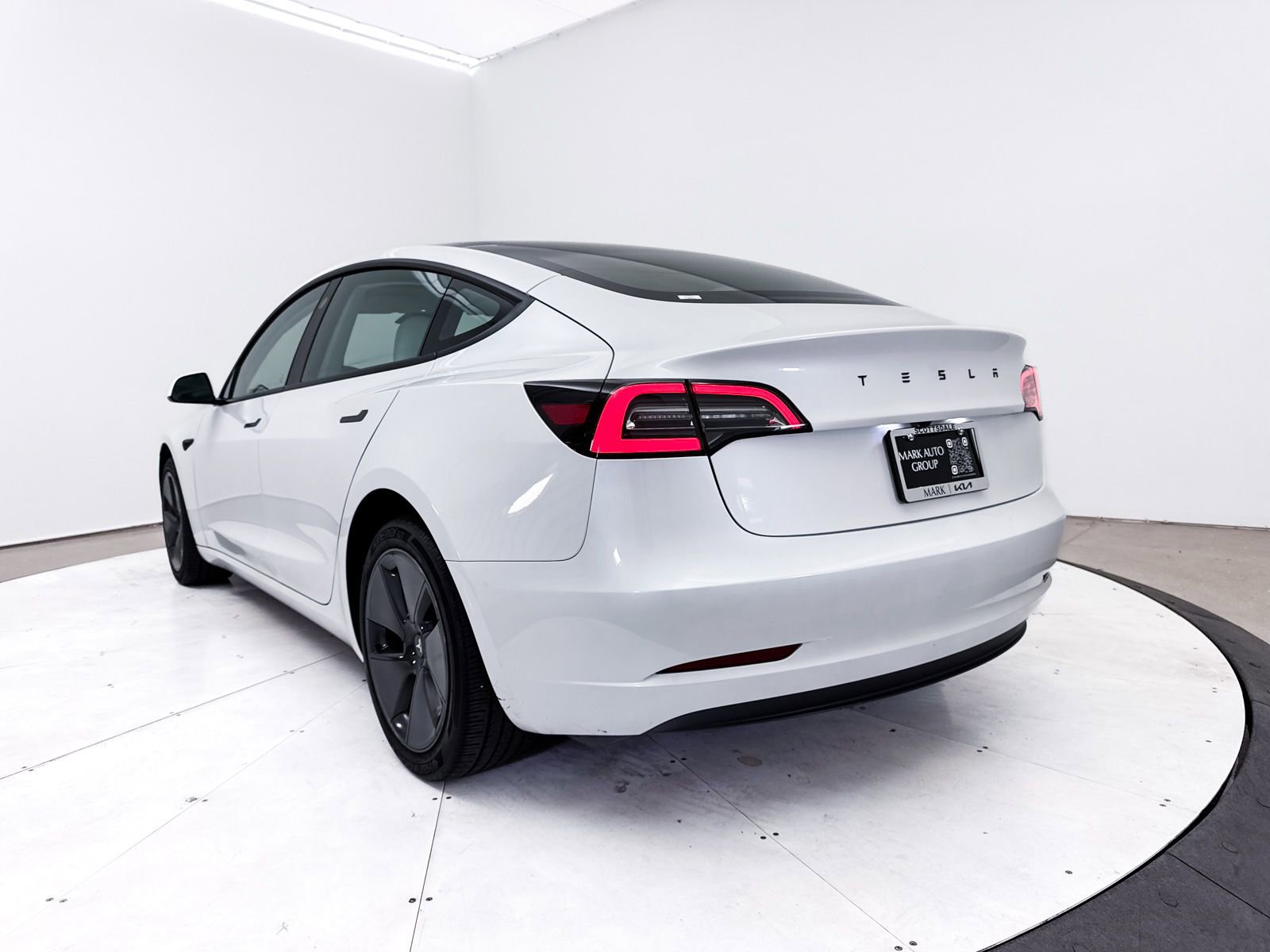 Used 2023 Tesla Model 3 Standard Range RWD image 16