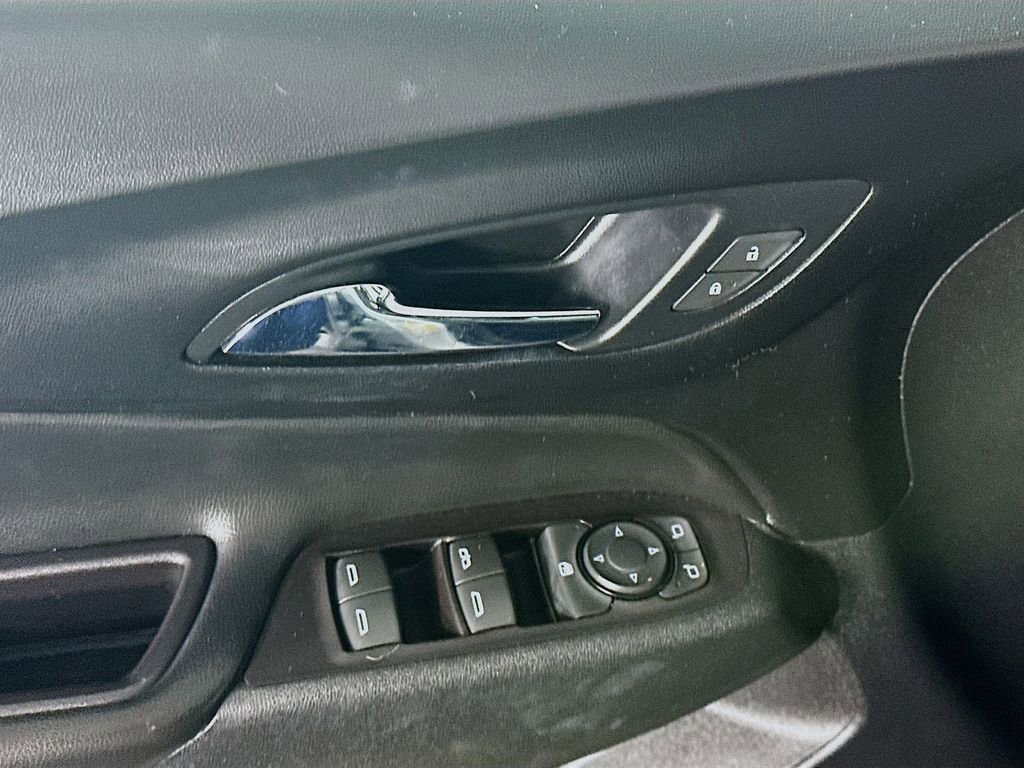 Used 2018 Chevrolet Equinox LT FWD image 24