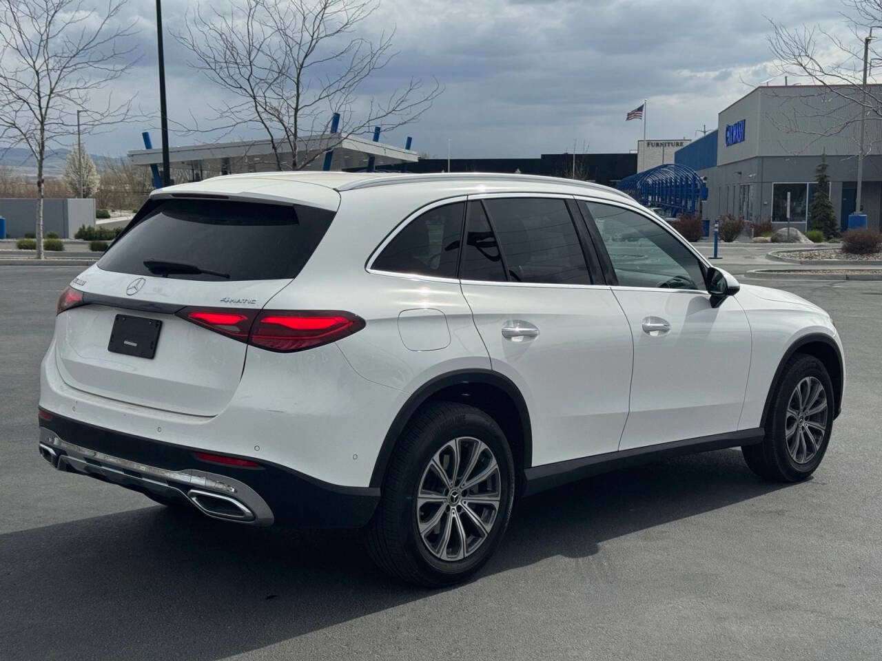 Used 2024 Mercedes-Benz GLC 300 4MATIC image 7