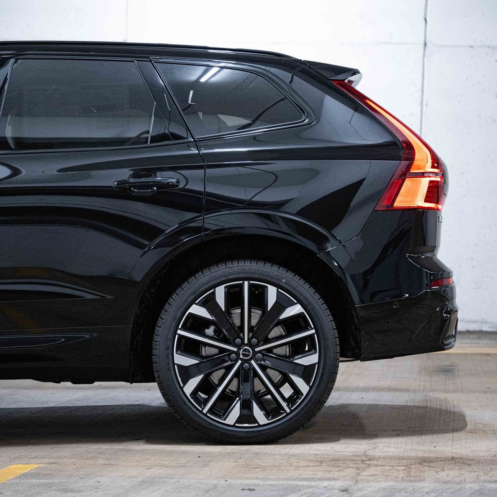 New 2026 Volvo XC60 T8 Ultra w/ Protection Package Premier AWD/4WD image 4