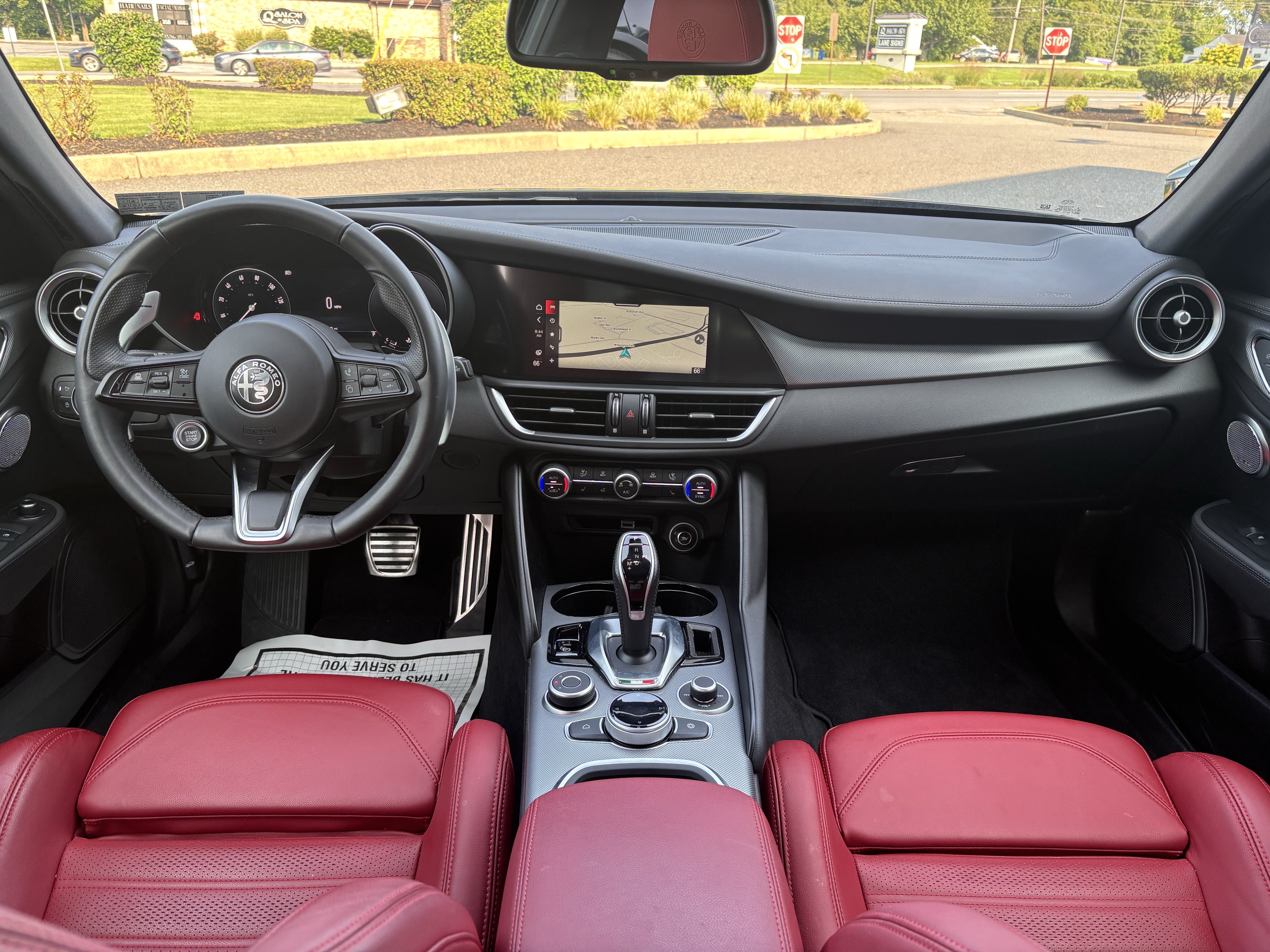 Used 2024 Alfa Romeo Giulia Veloce AWD/4WD image 15