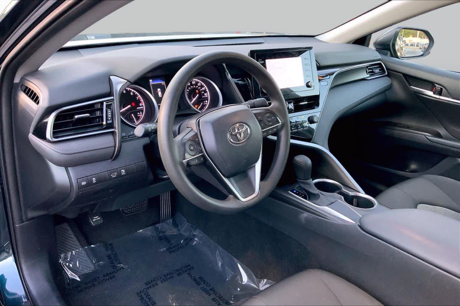 Used 2021 Toyota Camry LE FWD image 15