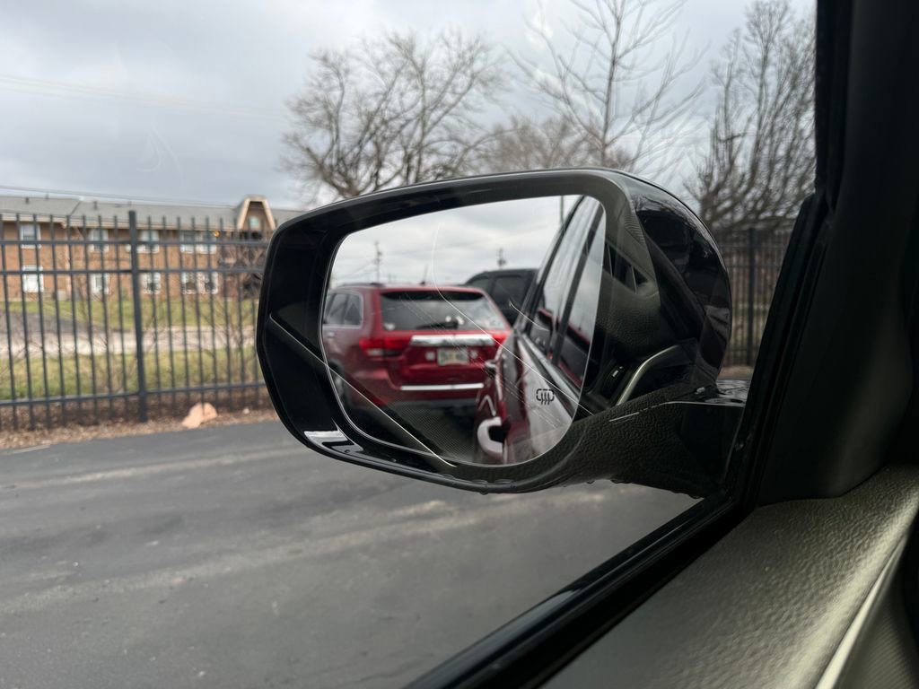 Used 2023 Jeep Grand Cherokee L Laredo image 18