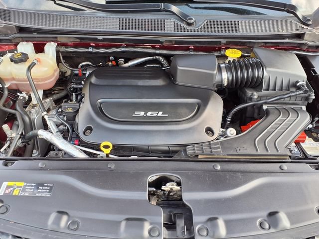 Used 2017 Chrysler Pacifica Touring-L Plus w/ Advanced Safetytec Group FWD image 3