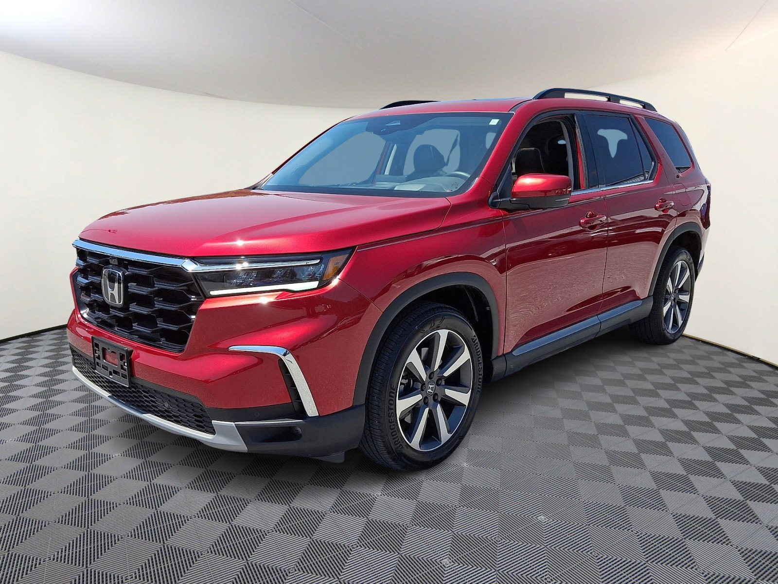 Used 2025 Honda Pilot Elite image 3