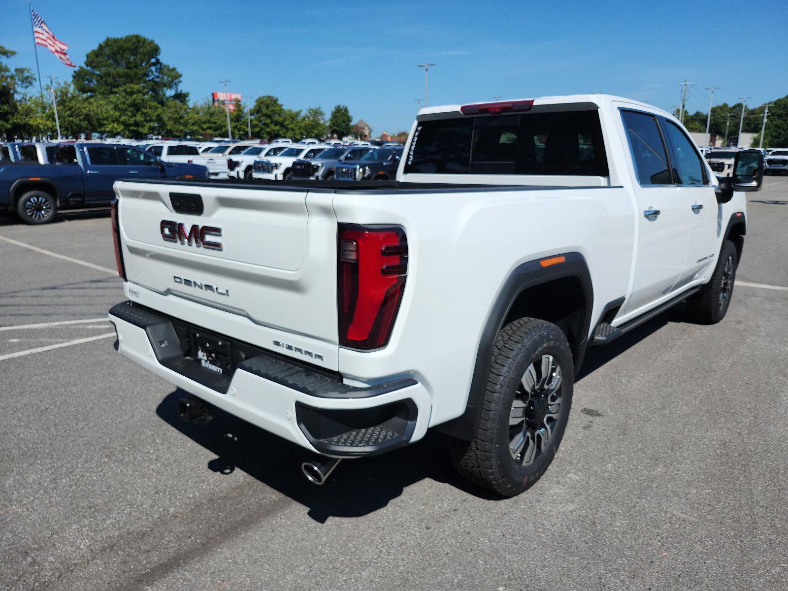 New 2026 GMC Sierra 2500 Denali w/ Denali Reserve Package AWD/4WD image 3
