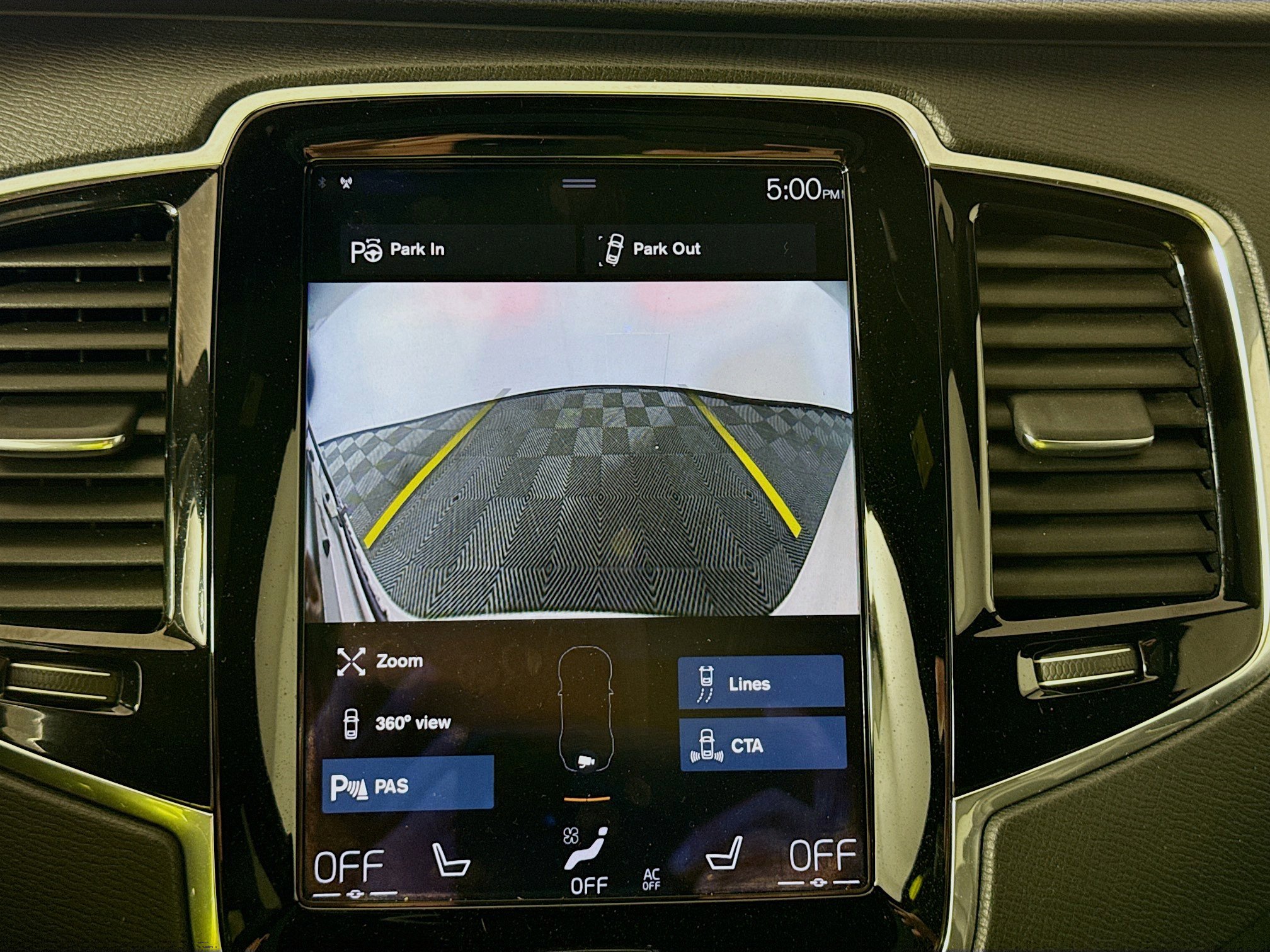 Used 2017 Volvo XC90 T8 R-Design w/ Vision Package image 16