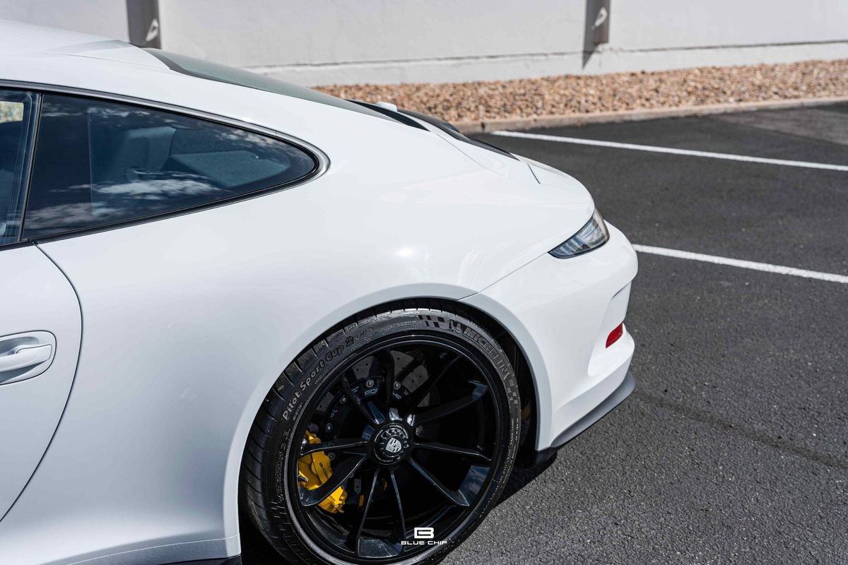 Used 2016 Porsche 911 R RWD image 4
