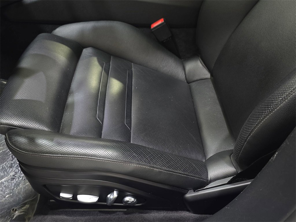 Used 2018 Porsche Panamera 4 image 31