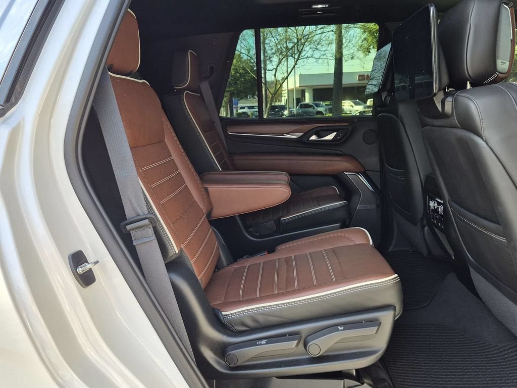 Used 2024 GMC Yukon Denali Ultimate AWD/4WD image 31
