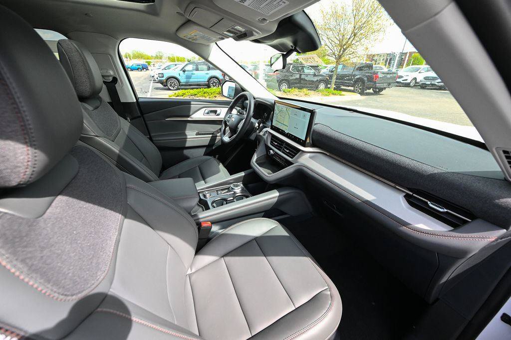 New 2026 Ford Explorer Active w/ Active Comfort Package AWD/4WD image 23