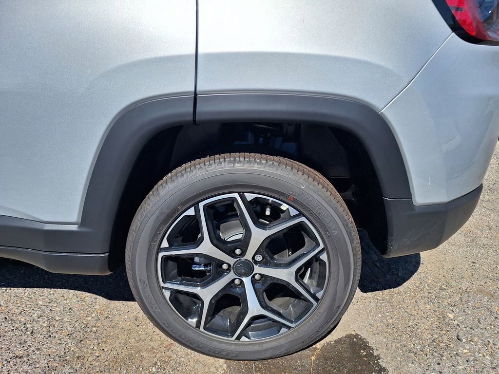 New 2026 Jeep Compass Limited image 15