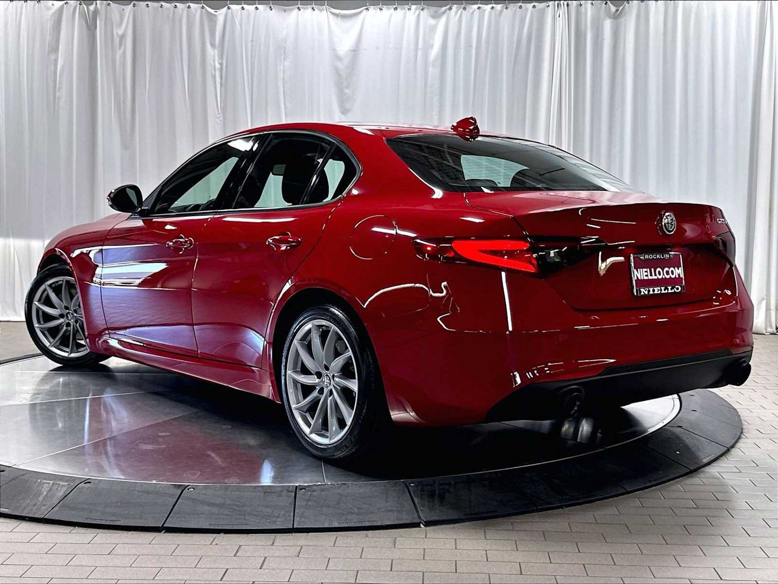 Used 2022 Alfa Romeo Giulia Sprint RWD image 3