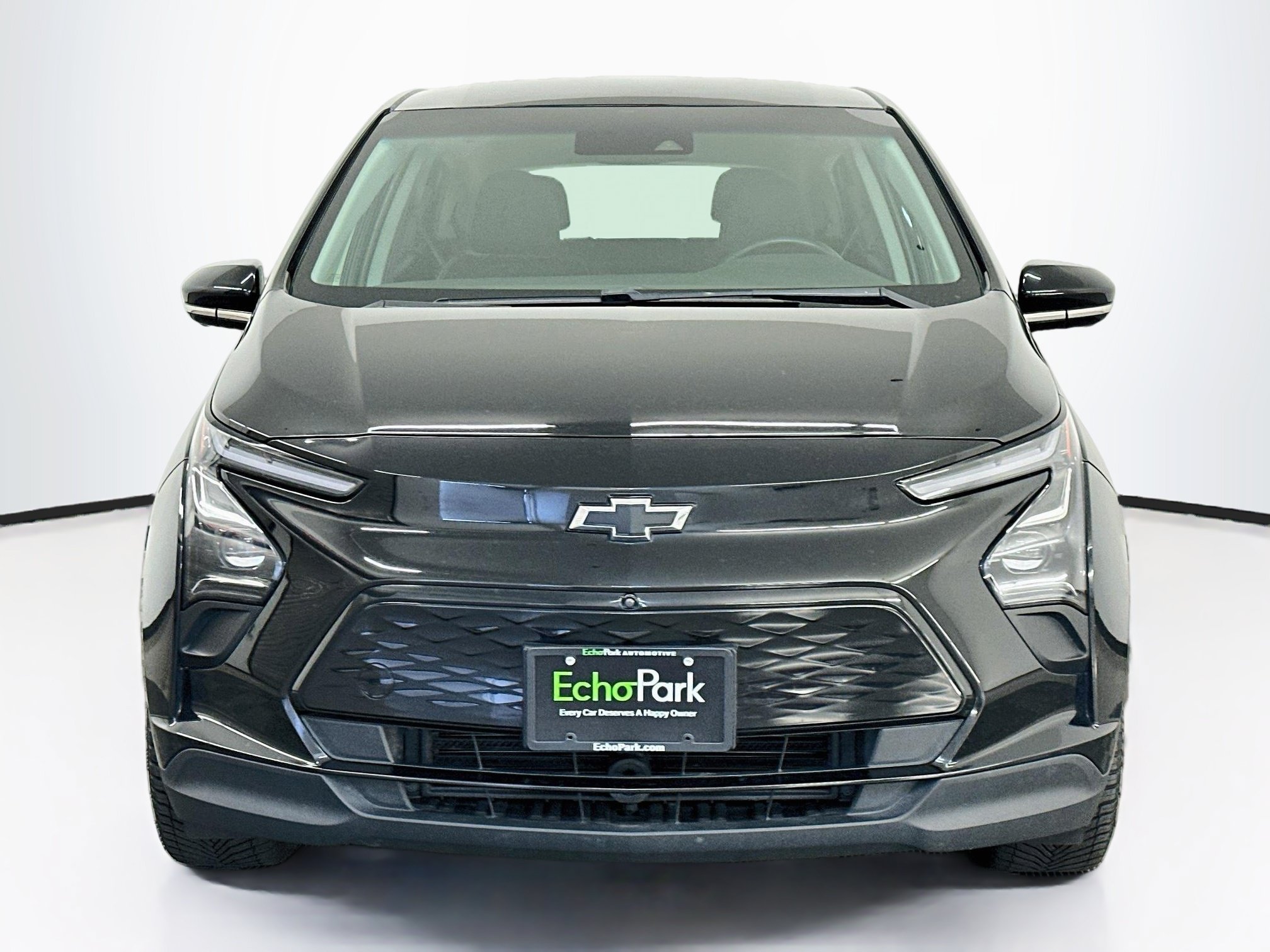 Used 2023 Chevrolet Bolt LT w/ Infotainment Package FWD image 2