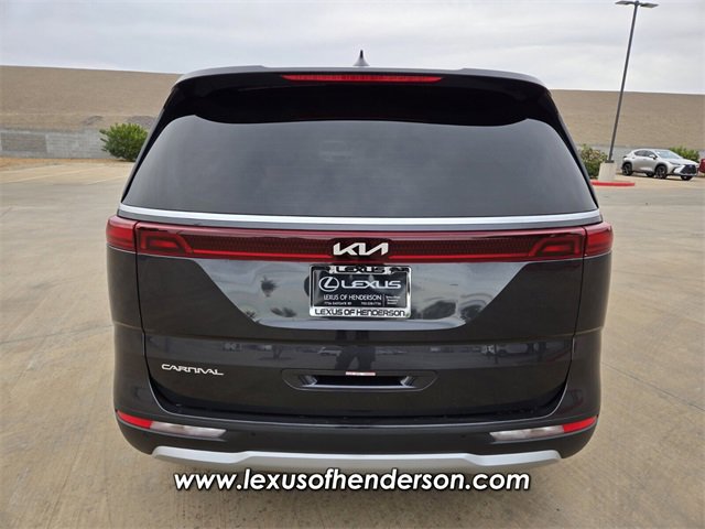 Used 2024 Kia Carnival LX image 5