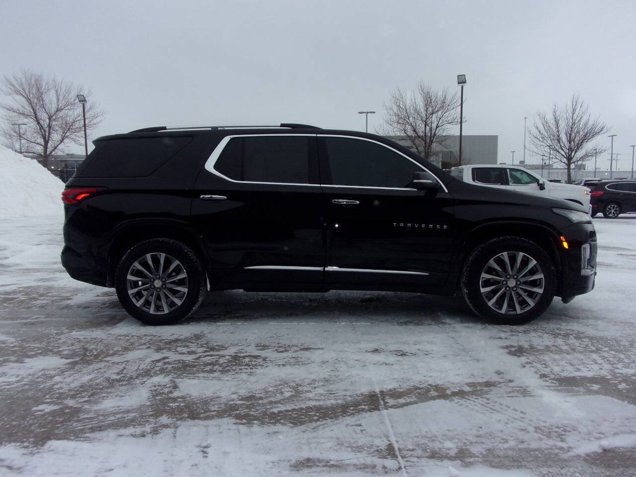 Used 2023 Chevrolet Traverse Premier image 5