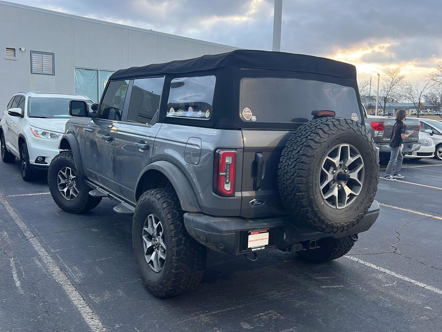 Used 2021 Ford Bronco Badlands image 8