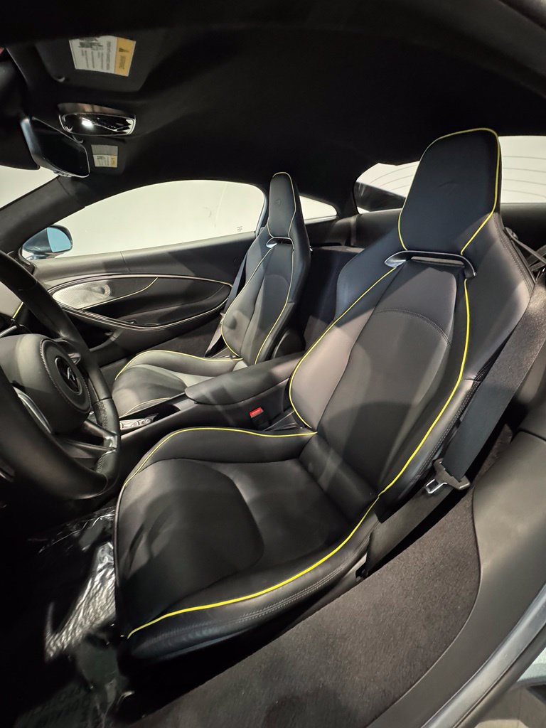Used 2023 McLaren Artura RWD image 14