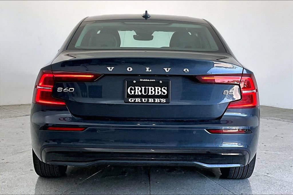 Used 2025 Volvo S60 B5 Core FWD image 5