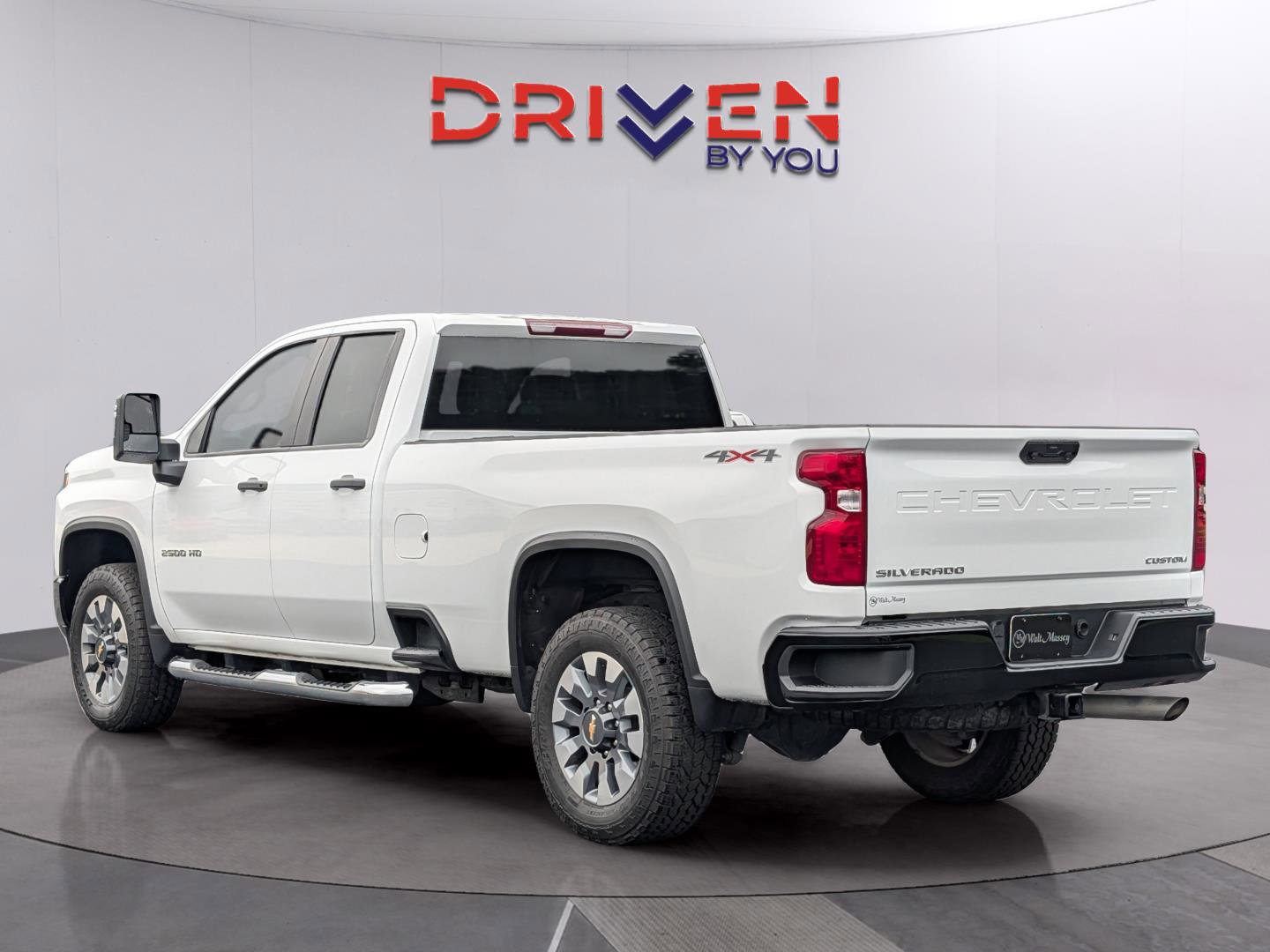 Used 2023 Chevrolet Silverado 2500 Custom w/ Gooseneck/5TH Wheel Package AWD/4WD image 3