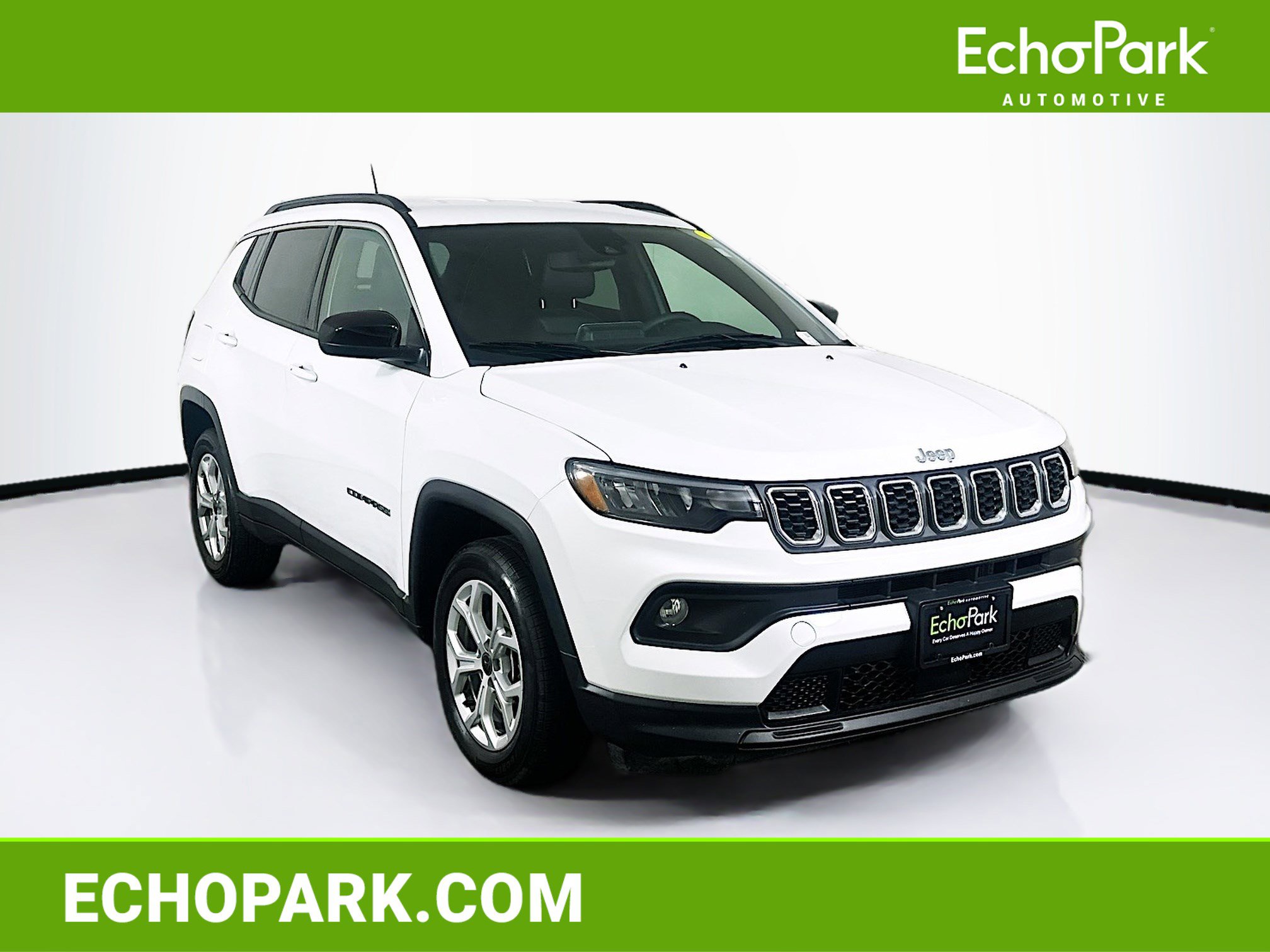 Used 2025 Jeep Compass Latitude AWD/4WD image 1