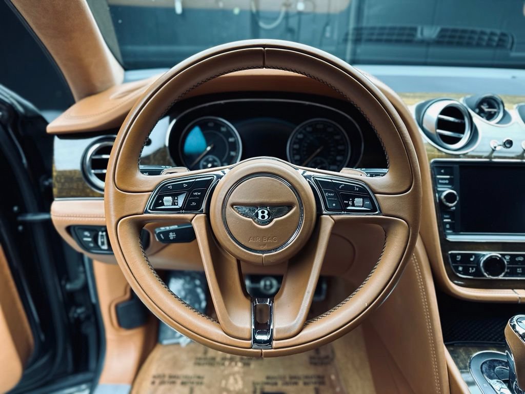 Used 2019 Bentley Bentayga AWD/4WD image 28