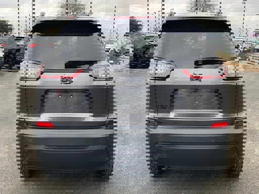 Used 2023 Jeep Cherokee Altitude Lux image 6