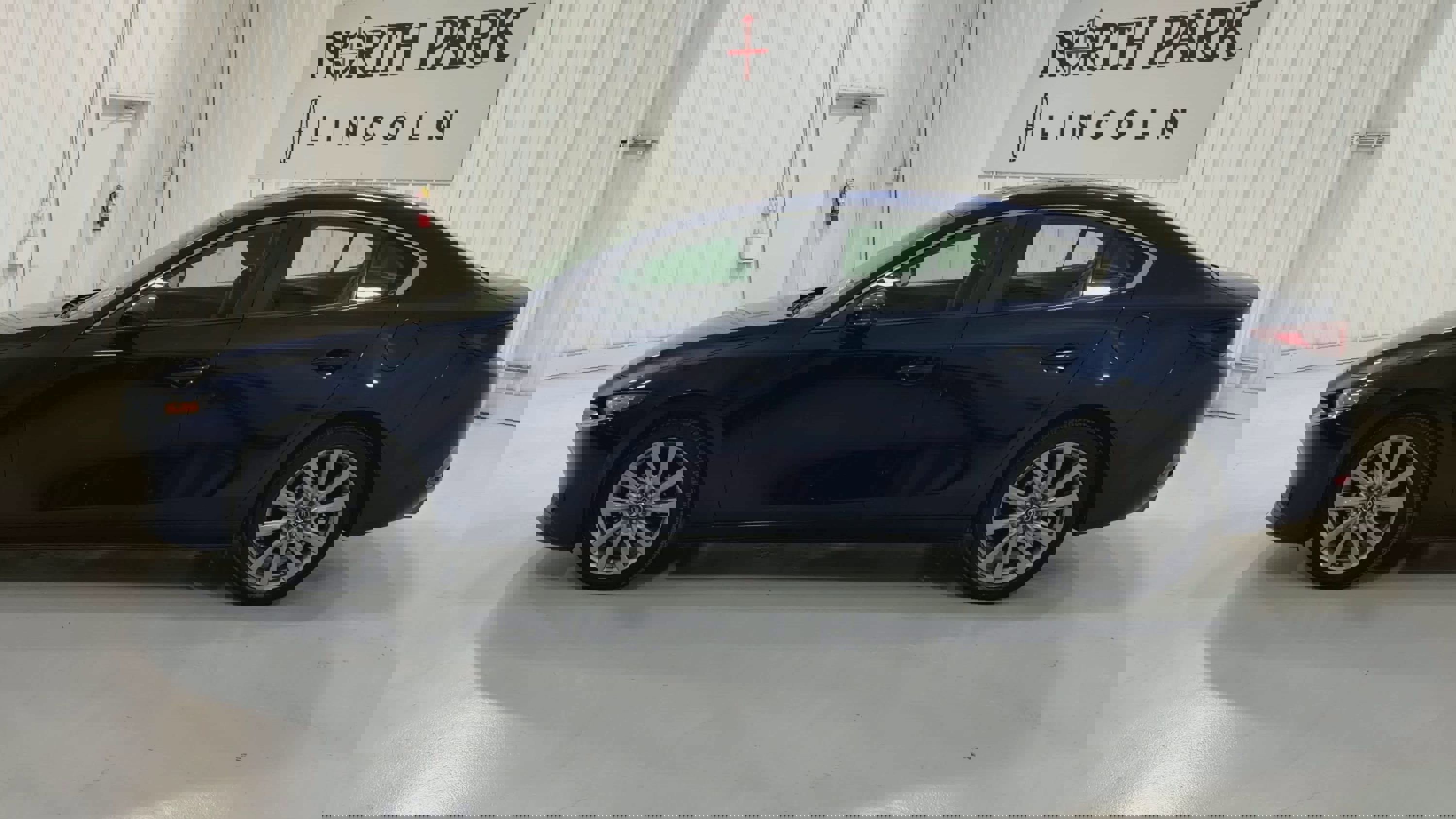 Used 2023 MAZDA MAZDA3 s image 4