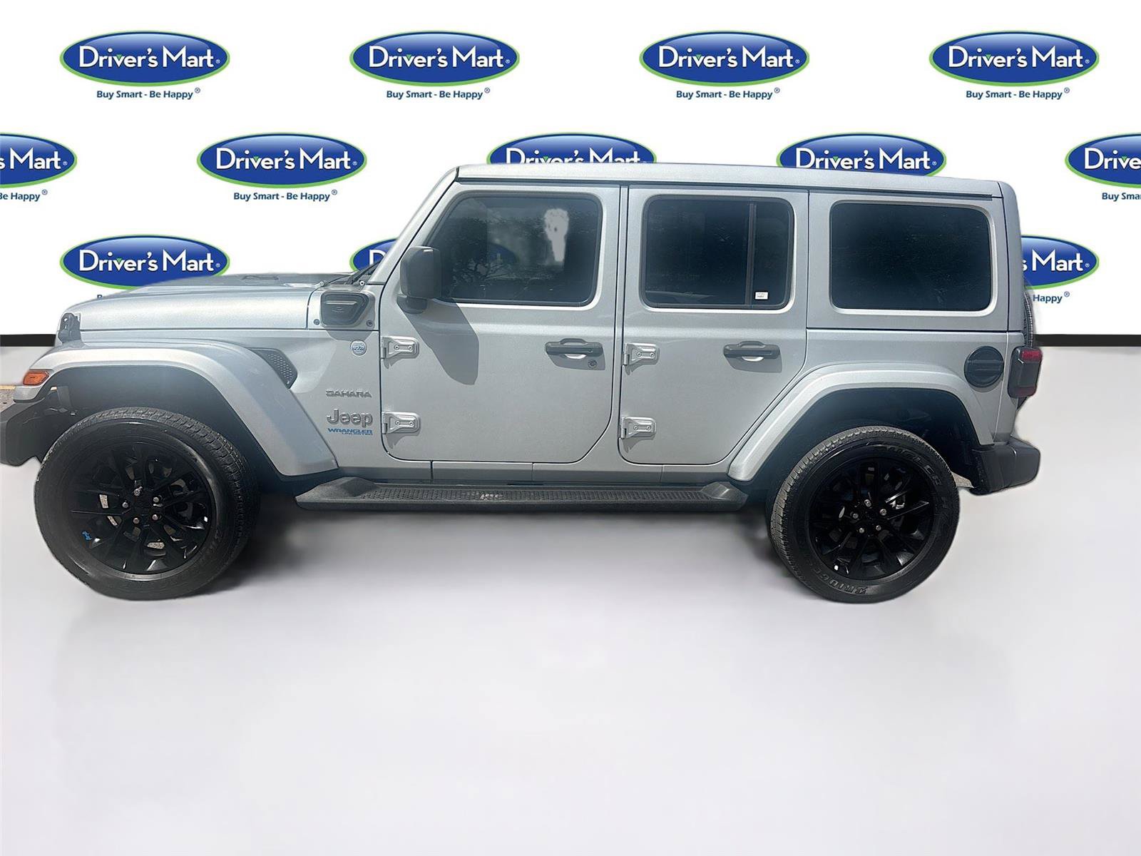 Used 2022 Jeep Wrangler Unlimited Sahara w/ Cold Weather Group AWD/4WD image 4